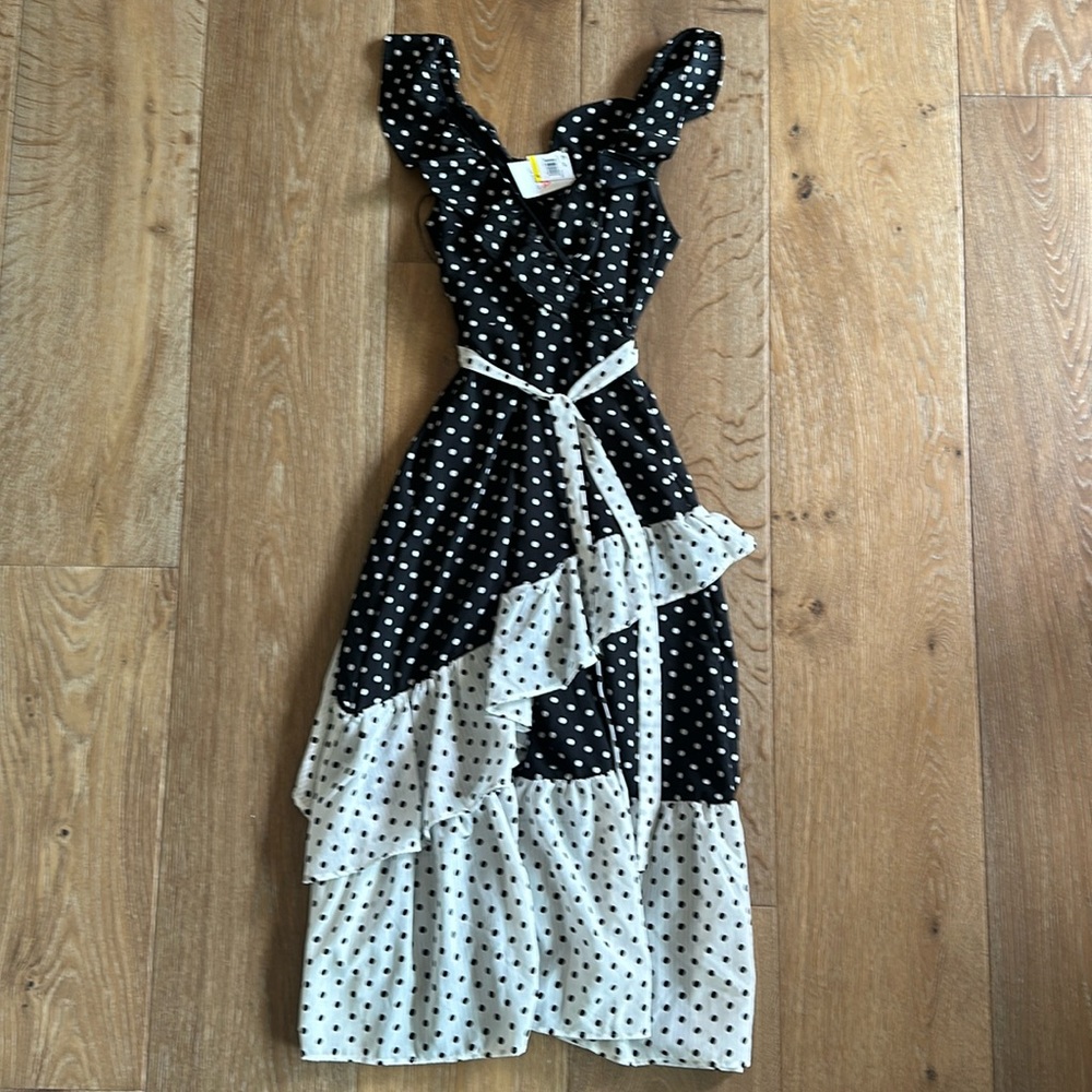 Q + A Los Angeles dress, block with white dots, medium, polyester
